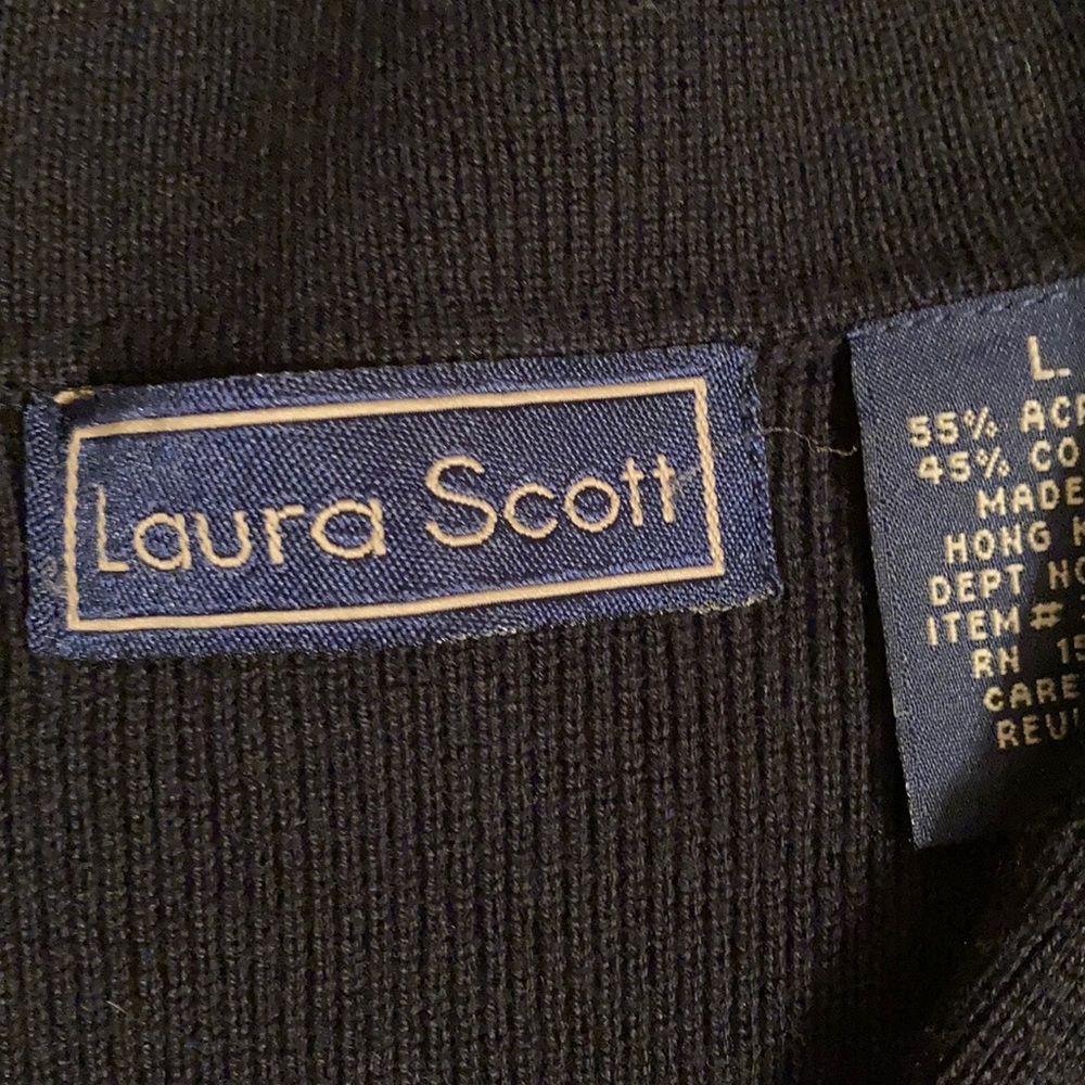 Sweater - Picture 6 of 6